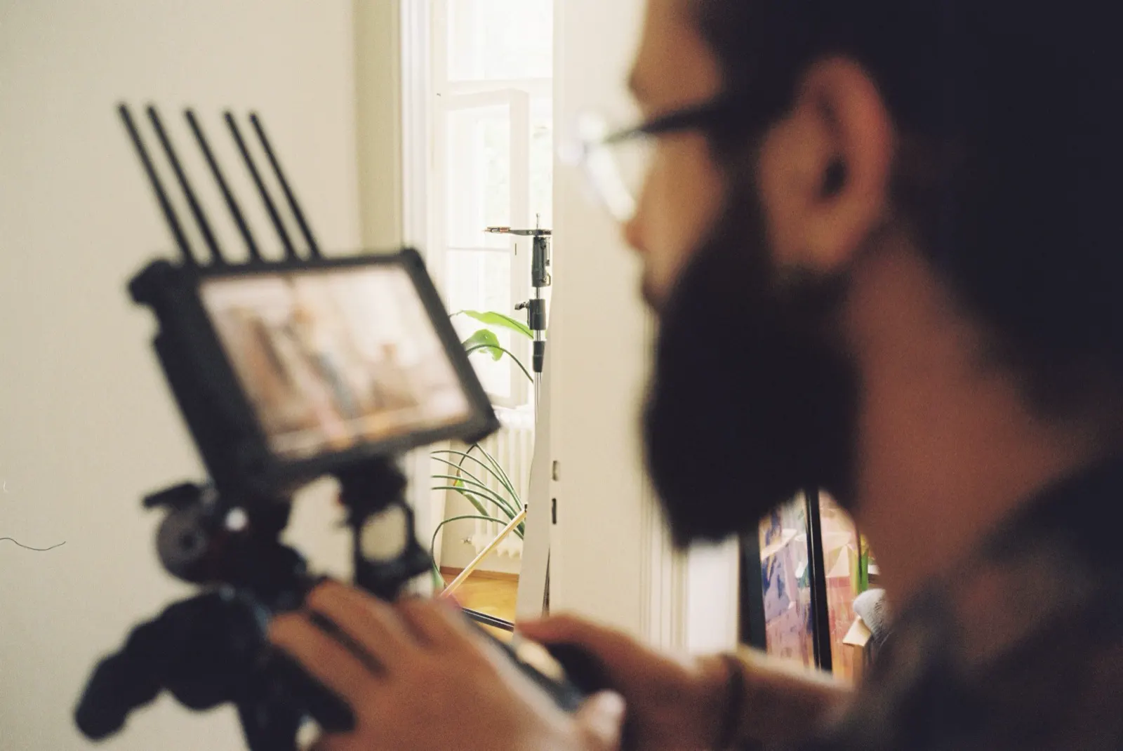 Andreas checking focus on the monitor, Vinted shoot